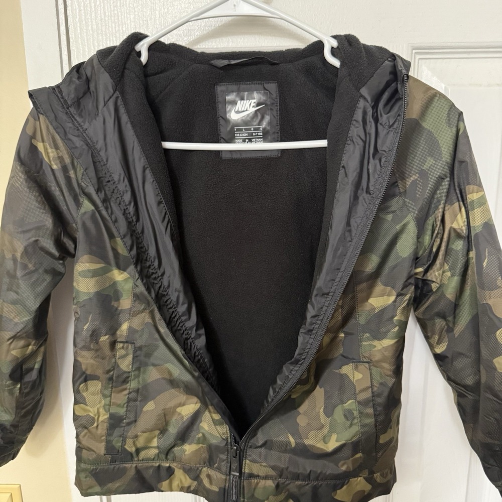 Nike Boy's Camo Windrunner Hoodie Fleece Lined Jackets Size 7 Large - Picture 3 of 4
